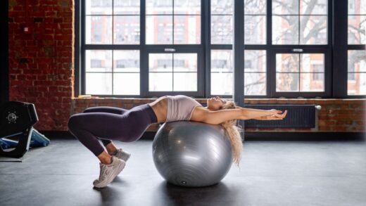 piłka do pilatesu zalety